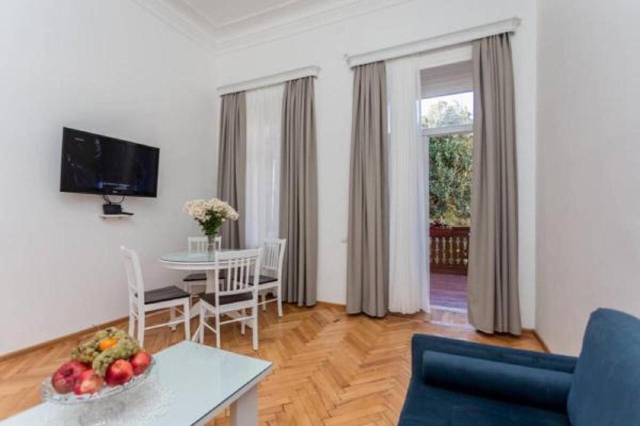 Old Tbilisi Trio Apartments エクステリア 写真