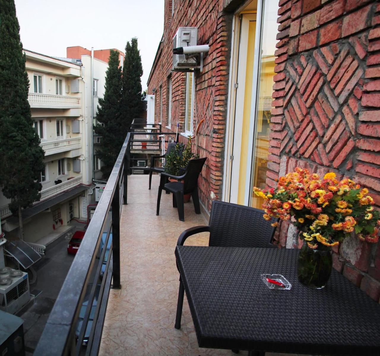 Old Tbilisi Trio Apartments エクステリア 写真