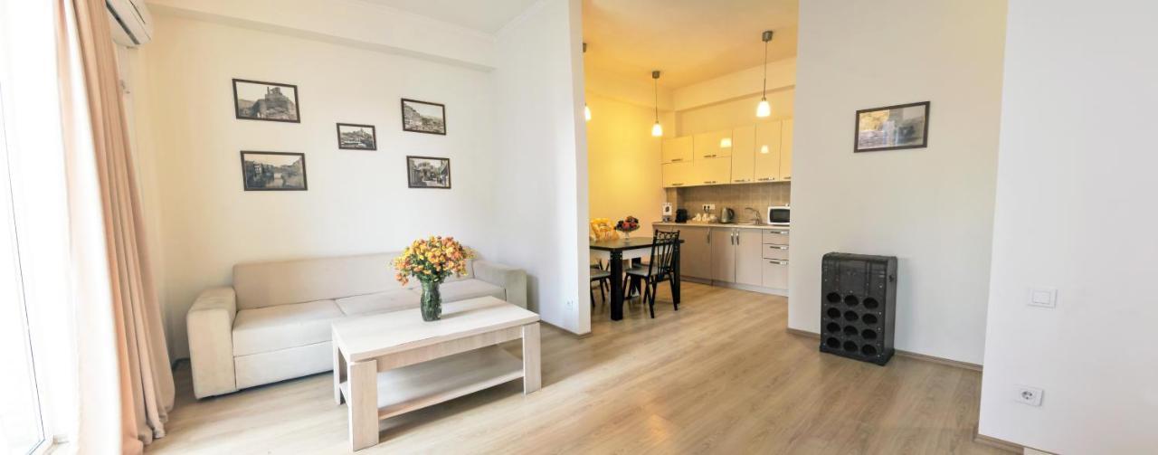Old Tbilisi Trio Apartments エクステリア 写真
